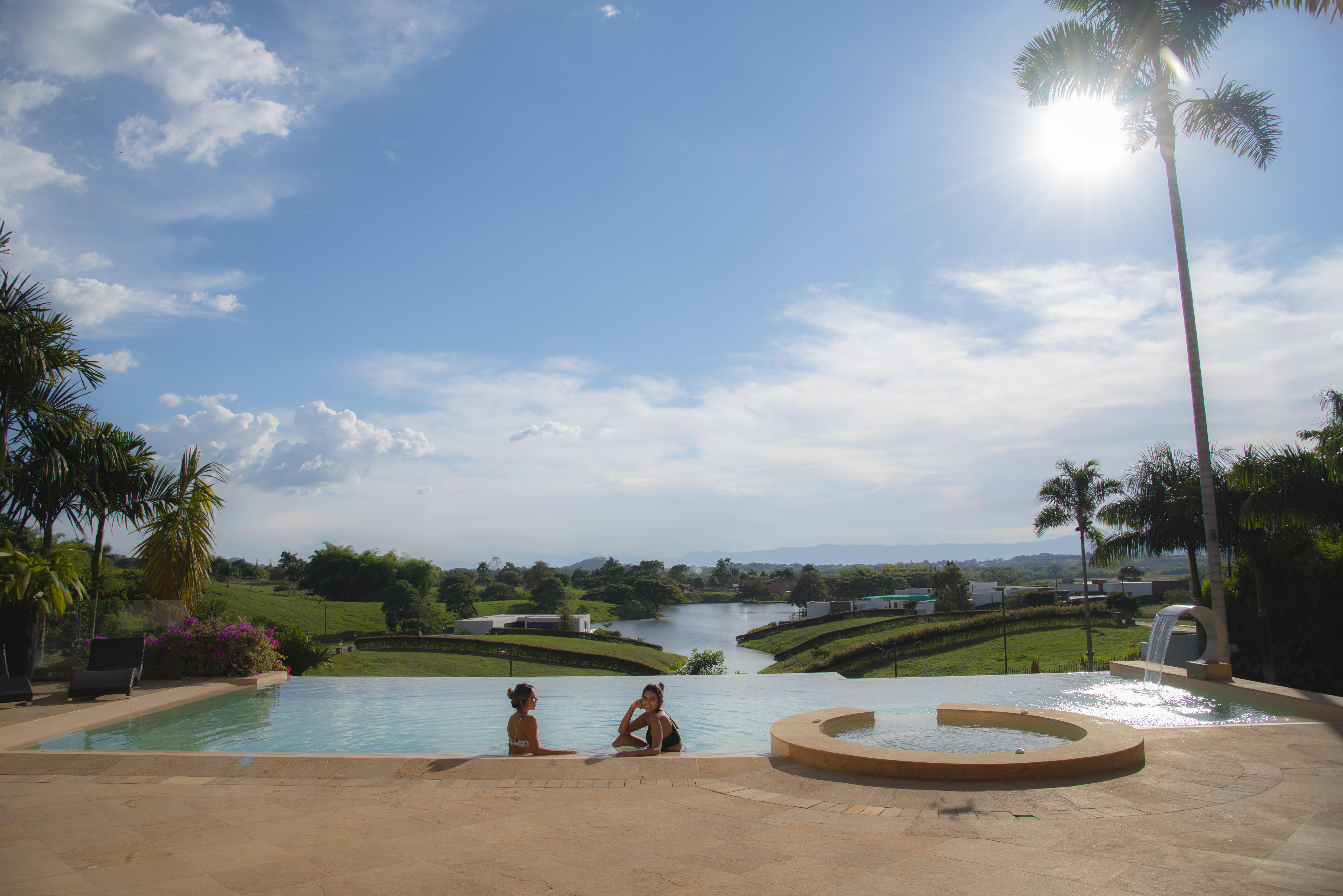 Visus Boutique & San Felipe