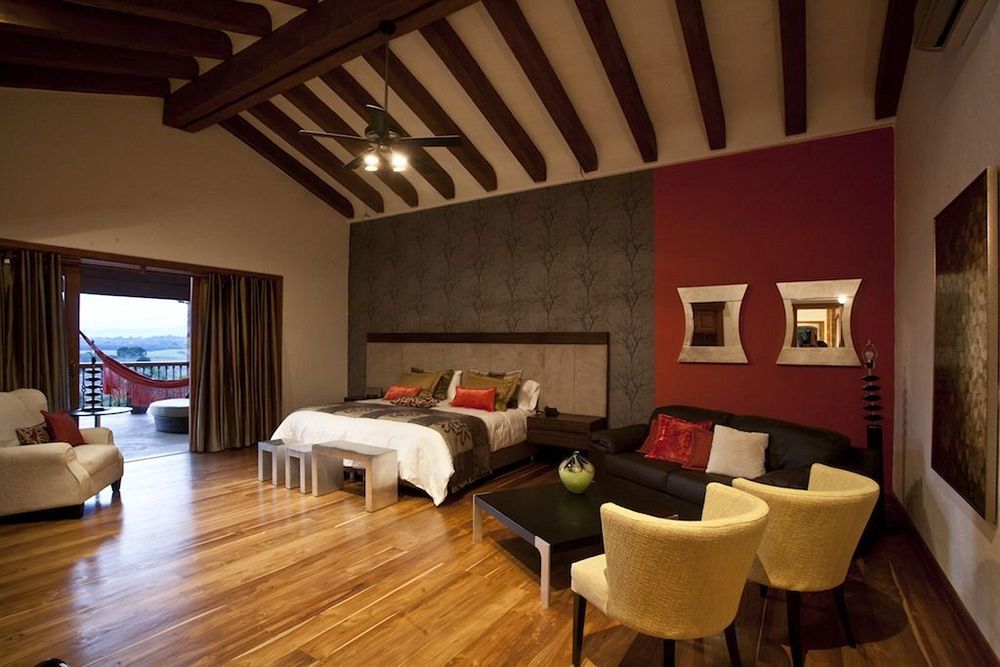 Visus Boutique & San Felipe