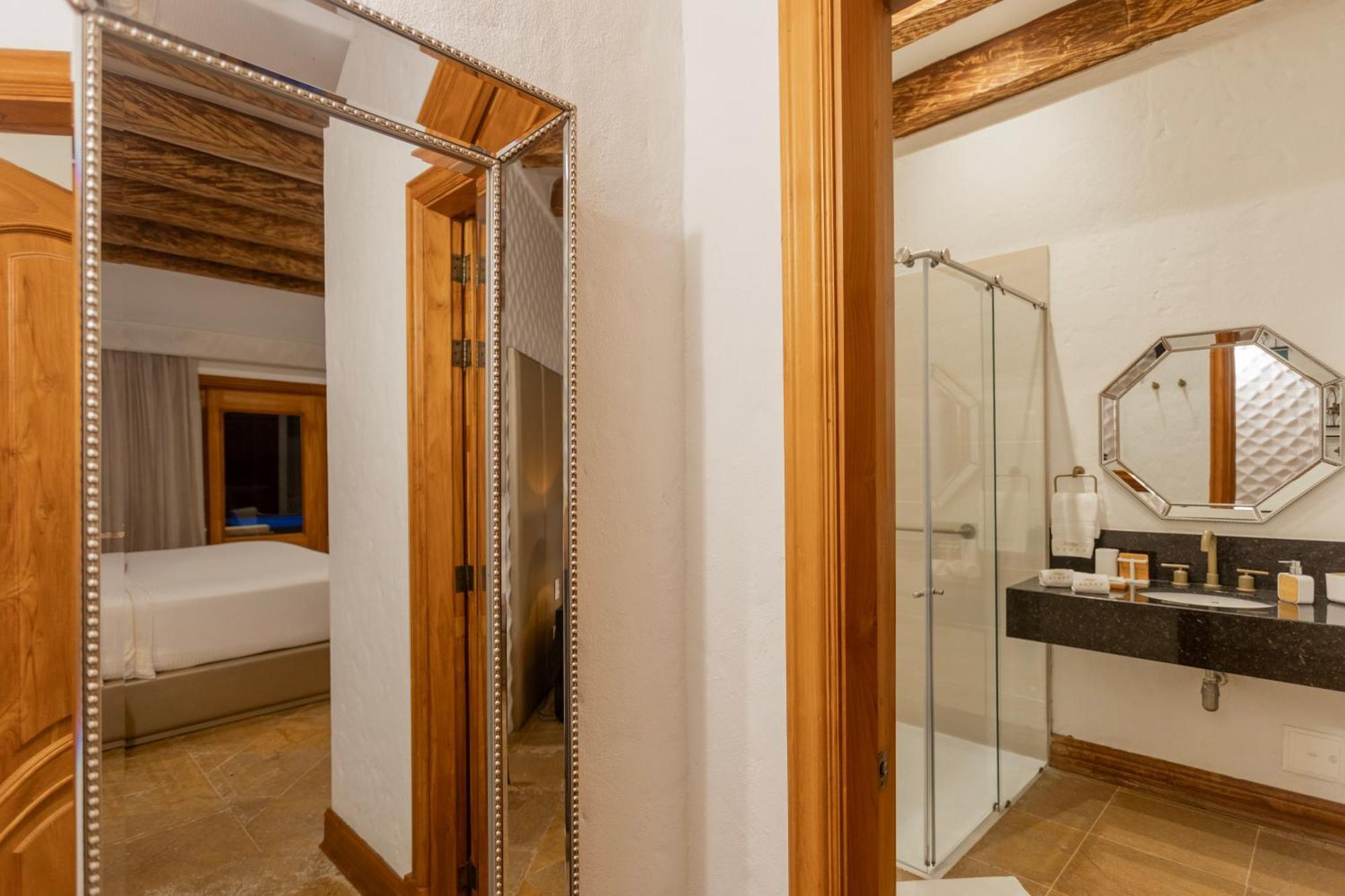 Visus Boutique & Pereira